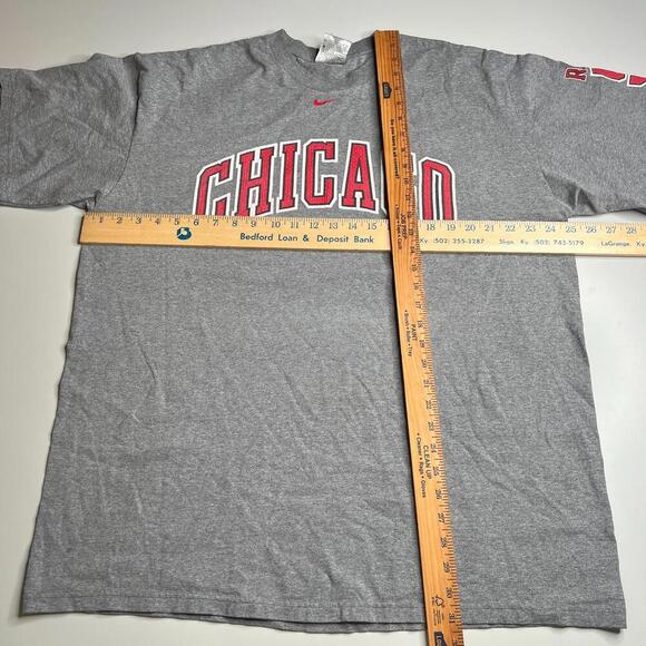 Nike Chicago Bulls Derrick Rose #5 T-Shirt XL Gray Red Graphic NBA Basketball - Picture 3 of 6